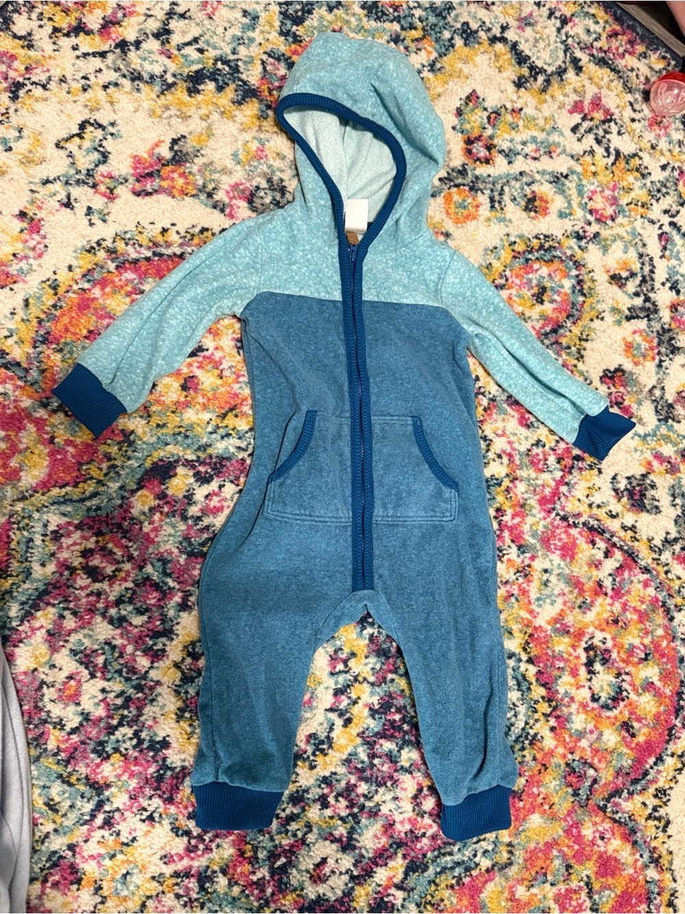 22+ piece baby bundle 6 months-12 months variety - Picture 8 of 12